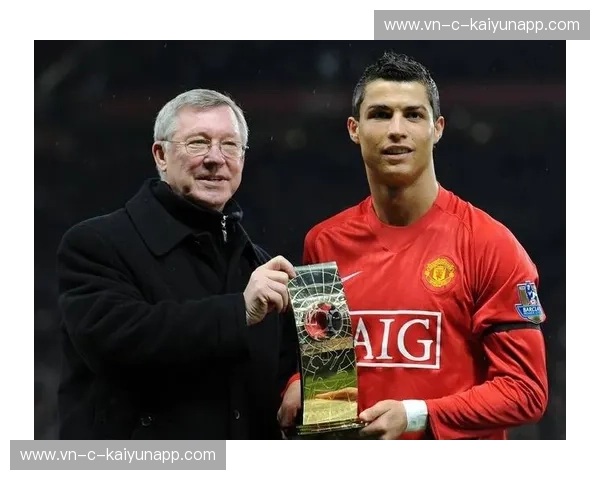 欧冠之巅的宿命交响：当斑马军团遇见银河战舰，谁才是绿茵场的终极图腾？